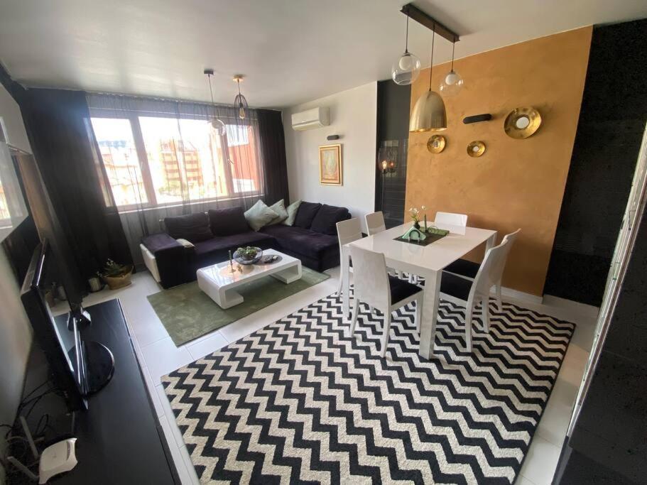 Lovely 1-Bedroom Apartament With Free Parking Sofia Eksteriør bilde