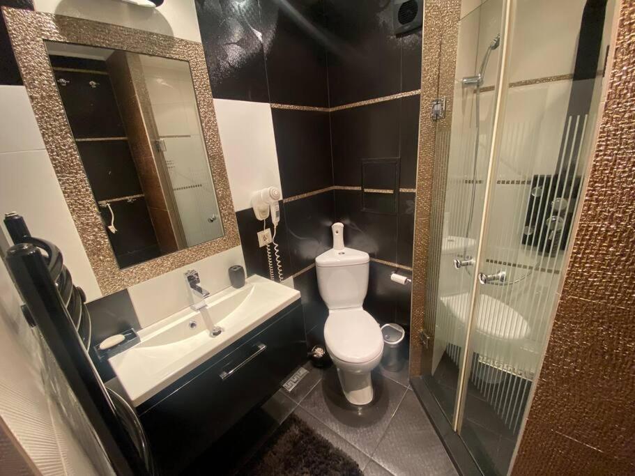 Lovely 1-Bedroom Apartament With Free Parking Sofia Eksteriør bilde